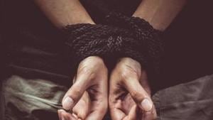 The police said that the man had fallen victim to a honey trap and a ransom amount of ₹30 lakh had been demanded for his release.(Shutterstock) The police said that the man had fallen victim to a honey trap and a ransom amount of ₹30 lakh had been demanded for his release.(Shutterstock)