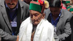 102-year-old Shyam Saran Negi from Kalpa arrives to casts his vote.(ANI) 102-year-old Shyam Saran Negi from Kalpa arrives to casts his vote.(ANI)