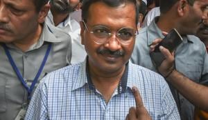 Delhi Chief Minister Arvind Kejriwal shows his inked finger as his leaves after casting vote at a polling station on May 12 , 2019.(PTI) Delhi Chief Minister Arvind Kejriwal shows his inked finger as his leaves after casting vote at a polling station on May 12 , 2019.(PTI)