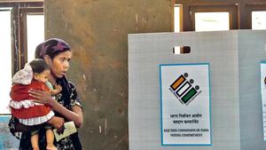 The re-poll was necessitated at this booth after the presiding officer had “forgotten” to delete mock poll data.(Amal KS/HT PHOTO) The re-poll was necessitated at this booth after the presiding officer had “forgotten” to delete mock poll data.(Amal KS/HT PHOTO)