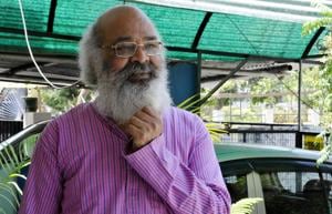 Former Bhartendu Natya Academy director Surya Mohan Kulshreshtha(Dheeraj Dhawan/HT Photo) Former Bhartendu Natya Academy director Surya Mohan Kulshreshtha(Dheeraj Dhawan/HT Photo)