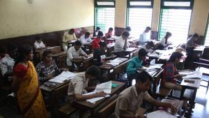 WBBSE class 10th Result 2019: West Bengal Board of Secondary Education (WBBSE) declared the results for Madhyamik or Class 10 board examination on May 21.(HT file) WBBSE class 10th Result 2019: West Bengal Board of Secondary Education (WBBSE) declared the results for Madhyamik or Class 10 board examination on May 21.(HT file)