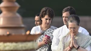 Senior Congress leader Sonia Gandhi, party chief Rahul Gandhi and general secretary Priyanka Gandhi Vadra pay tribute to former prime minister Rajiv Gandhi on his 28th death anniversary, at his memorial 'Veer Bhumi' in New Delhi, Tuesday, May 21, 2019.(Ajay Aggarwal / HT Photo) Senior Congress leader Sonia Gandhi, party chief Rahul Gandhi and general secretary Priyanka Gandhi Vadra pay tribute to former prime minister Rajiv Gandhi on his 28th death anniversary, at his memorial 'Veer Bhumi' in New Delhi, Tuesday, May 21, 2019.(Ajay Aggarwal / HT Photo)