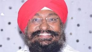 Sardar Ravinder Singh announced that the municipal corporation will bear all the expenses for the last rites of the dead irrespective of their caste or religion.(HT Photo) Sardar Ravinder Singh announced that the municipal corporation will bear all the expenses for the last rites of the dead irrespective of their caste or religion.(HT Photo)