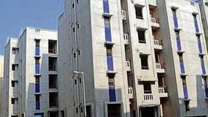 While the clause has been removed, allottees can’t get their properties registered with the sub-registrar of the Delhi government due to the technical problem caused by the five-year clause(HTPhotos) While the clause has been removed, allottees can’t get their properties registered with the sub-registrar of the Delhi government due to the technical problem caused by the five-year clause(HTPhotos)