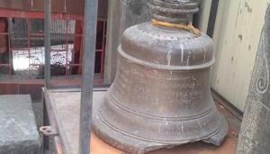 The shrine’s 221-year-old temple bell has been declared a heritage item and is preserved in a glass box on the premises, near the library.(HT Photo) The shrine’s 221-year-old temple bell has been declared a heritage item and is preserved in a glass box on the premises, near the library.(HT Photo)