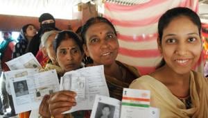 Women voters stand in a queue during the seventh and last phase of Lok Sabha elections, at Naubatpur of Pataliputra constituency, in Patna, India, on Sunday, May 19, 2019.(AP Dube / HT Photo) Women voters stand in a queue during the seventh and last phase of Lok Sabha elections, at Naubatpur of Pataliputra constituency, in Patna, India, on Sunday, May 19, 2019.(AP Dube / HT Photo)