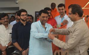 NCP MLA Jaydutta Shirsagkar joins Shiv Sena in the presence of party chief Uddhav Thackeray.(Bhushan Koyande/HT) NCP MLA Jaydutta Shirsagkar joins Shiv Sena in the presence of party chief Uddhav Thackeray.(Bhushan Koyande/HT)