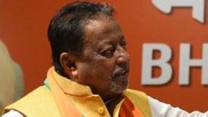 Mukul Roy, who was the convenor of the BJP’s Lok Sabha election management for West Bengal, was at the centre of celebrations at the party headquarters in Kolkata on Thursday.(Sonu Mehta/HT PHOTO)