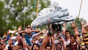 Congress supporters during a protest against alleged corruption in the Rafale fighter jet deal in Assam on April 9, 2019.(ANI Photo) Congress supporters during a protest against alleged corruption in the Rafale fighter jet deal in Assam on April 9, 2019.(ANI Photo)