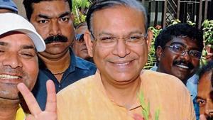 Newly elected BJP Hazaribagh MP Jayant Sinha showing victory sign during his visit to state BJP head quarters in Ranchi(Diwakar Prasad/ Hindustan Times) Newly elected BJP Hazaribagh MP Jayant Sinha showing victory sign during his visit to state BJP head quarters in Ranchi(Diwakar Prasad/ Hindustan Times)