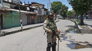 Paramilitary soldiers stood guard during restrictions in downtown Srinagar, Jammu and Kashmir, India on Friday. Authorities imposed restrictions in parts of Kashmir in view of a strike called by senior separatist leader Syed Ali Geelani against the killing of Zakir Musa, a top militant commander and a civilian, Zahoor Ahmad earlier this week.(Waseem Andrabi / Hindustan Times) Paramilitary soldiers stood guard during restrictions in downtown Srinagar, Jammu and Kashmir, India on Friday. Authorities imposed restrictions in parts of Kashmir in view of a strike called by senior separatist leader Syed Ali Geelani against the killing of Zakir Musa, a top militant commander and a civilian, Zahoor Ahmad earlier this week.(Waseem Andrabi / Hindustan Times)