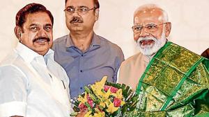 Prime Minister Narendra Modi being felicitated by Tamil Nadu Chief Minister K Palaniswami during a dinner meeting with National Democratic Alliance leaders in New Delhi(PTI) Prime Minister Narendra Modi being felicitated by Tamil Nadu Chief Minister K Palaniswami during a dinner meeting with National Democratic Alliance leaders in New Delhi(PTI)