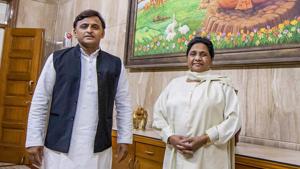 Samajwadi Party President Akhilesh Yadav and Bahujan Samajwadi Party chief Mayawati at latter's residence, in Lucknow, Monday, May 20, 2019.(PTI) Samajwadi Party President Akhilesh Yadav and Bahujan Samajwadi Party chief Mayawati at latter's residence, in Lucknow, Monday, May 20, 2019.(PTI)