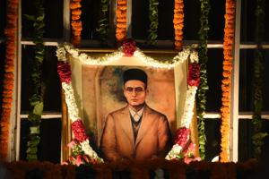 A portrait of Vinayak Damodar Savarkar placed in the central hall of Parliament House on his birth anniversary, New Delhi, May 28, 2016(Hindustan Times)