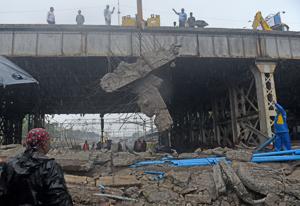 The Gokhale foot overbridge at Andheri railway station had collapsed on July 3, 2018, killing two people.(HT FILE) The Gokhale foot overbridge at Andheri railway station had collapsed on July 3, 2018, killing two people.(HT FILE)