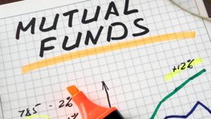 Notebook with mutual funds sign on a table. Business concept.(Getty Images/iStockphoto) Notebook with mutual funds sign on a table. Business concept.(Getty Images/iStockphoto)
