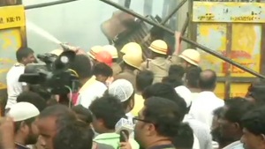 An officer of Kolkata Police said that there was no casualty in the incident.(ANI) An officer of Kolkata Police said that there was no casualty in the incident.(ANI)