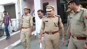 Barabanki’s superintendent of police Ajay Sahani said Pappu Jaiswal suffered a bullet wound in his right leg in the retaliatory firing by the police team around two kilometres from Raniganj village under Ramnagar police station in Barabanki.(HT Photo) Barabanki’s superintendent of police Ajay Sahani said Pappu Jaiswal suffered a bullet wound in his right leg in the retaliatory firing by the police team around two kilometres from Raniganj village under Ramnagar police station in Barabanki.(HT Photo)