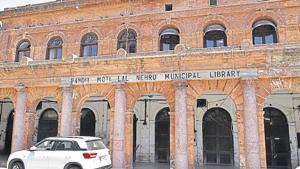 The Pandit Moti Lal Nehru Municipal Library at Town Hall in Amritsar.(Sameer Sehgal / HT Photo) The Pandit Moti Lal Nehru Municipal Library at Town Hall in Amritsar.(Sameer Sehgal / HT Photo)