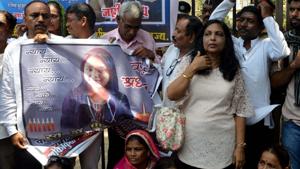 Dr Payal Tadvi’s family and All India Students Federation (AISF) stage protest outside the Nair Hospital, demanding that action be taken against the three accused doctors who allegedly hurled casteist slurs and harassed Dr Tadvi.(Bhushan Koyande/HT) Dr Payal Tadvi’s family and All India Students Federation (AISF) stage protest outside the Nair Hospital, demanding that action be taken against the three accused doctors who allegedly hurled casteist slurs and harassed Dr Tadvi.(Bhushan Koyande/HT)