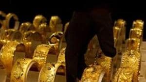 The arrest of a small-time goldsmith in a petty theft case in Dadri lead the Noida Police to a breakthrough in a loot case in which 1kg gold was stolen.(Reuters File Photo/Reprsentative Image) The arrest of a small-time goldsmith in a petty theft case in Dadri lead the Noida Police to a breakthrough in a loot case in which 1kg gold was stolen.(Reuters File Photo/Reprsentative Image)