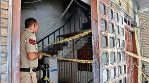 Firefighters doused the flames and rescued the girls who were trapped in the smoke-filled basement, ground and first floors of the girls’ hostel in Janakpuri.(Sanchit Khanna/HT PHOTO) Firefighters doused the flames and rescued the girls who were trapped in the smoke-filled basement, ground and first floors of the girls’ hostel in Janakpuri.(Sanchit Khanna/HT PHOTO)