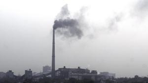 Just a week before World Environment Day that will be centred on the theme of air pollution this year, the Municipal Corporation of Gurugram (MCG) has decided to conduct a month-long awareness drive on air pollution in June.(Hindustan Times) Just a week before World Environment Day that will be centred on the theme of air pollution this year, the Municipal Corporation of Gurugram (MCG) has decided to conduct a month-long awareness drive on air pollution in June.(Hindustan Times)
