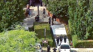 Police evacuate people from a building in this still image taken from video following a shooting incident at the municipal center in Virginia Beach, Virginia, U.S. May 31, 2019. (Photo: REUTERS) Police evacuate people from a building in this still image taken from video following a shooting incident at the municipal center in Virginia Beach, Virginia, U.S. May 31, 2019. (Photo: REUTERS)
