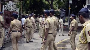 The Uttarakhand police took her and the 28-year-old person accused of raping her in the same vehicle(HTPhoto) The Uttarakhand police took her and the 28-year-old person accused of raping her in the same vehicle(HTPhoto)