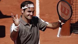 Switzerland's Roger Federer reacts after winning his fourth round match against Argentina's Leonardo Mayer.(REUTERS)