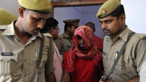 he police said the two confessed to the crime and disclosed that Ravikar wanted to marry Komal, but did not accept her son, Saksham.(Dheeraj Dhawan / Hindustan Times) he police said the two confessed to the crime and disclosed that Ravikar wanted to marry Komal, but did not accept her son, Saksham.(Dheeraj Dhawan / Hindustan Times)