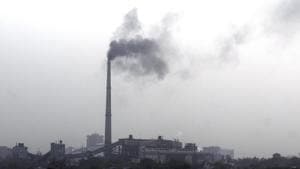 India is not alone in facing the problem of air pollution. Nine out of 10 people worldwide are exposed to unsafe air(Mohd Zakir/Hindustan Times) India is not alone in facing the problem of air pollution. Nine out of 10 people worldwide are exposed to unsafe air(Mohd Zakir/Hindustan Times)