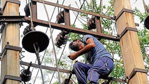 The Profac called a meeting of the residents of the colony on Sunday to address the issue of power cuts. In the meeting, the agency informed the residents that the colony required at least 20 new transformers on rent to ensure better electricity supply over the next four months.(HT Photo) The Profac called a meeting of the residents of the colony on Sunday to address the issue of power cuts. In the meeting, the agency informed the residents that the colony required at least 20 new transformers on rent to ensure better electricity supply over the next four months.(HT Photo)
