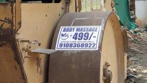 His latest tongue in cheek tweet is about the placement of a body massage ad.(Twitter/@anandmahindra) His latest tongue in cheek tweet is about the placement of a body massage ad.(Twitter/@anandmahindra)