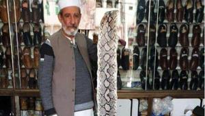A famous Pakistani shoe-maker who made sandals from snakeskin for Prime Minister Imran Khan as an Eid gift.(Photo Courtesy of :Dwan) A famous Pakistani shoe-maker who made sandals from snakeskin for Prime Minister Imran Khan as an Eid gift.(Photo Courtesy of :Dwan)