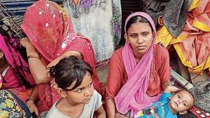 Dhakolia, a daily wage labourer, lived with his wife and four children in Nehru Camp. His wife, Pinki, said that the incident took place around 12.30am Monday while she was outside her house.(HT Photo)