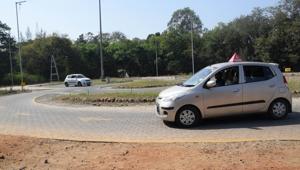A driving test being conducted at Institute of Driving Training and Research, Bhosari on Monday.(HT/PHOTO) A driving test being conducted at Institute of Driving Training and Research, Bhosari on Monday.(HT/PHOTO)