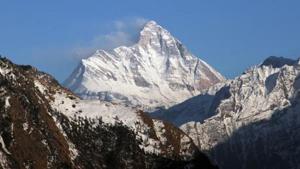 Officials said a total of 12 climbers had set out from Munsiyari in Pithoragarh but they separated into two groups a week later after reaching the Nanda Devi east base camp.(REUTERS FILE) Officials said a total of 12 climbers had set out from Munsiyari in Pithoragarh but they separated into two groups a week later after reaching the Nanda Devi east base camp.(REUTERS FILE)