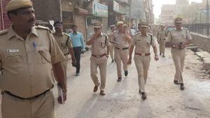 Police suspect that Yadav and his accomplices, who have been active for the last three years, may have changed the chassis number more than a hundred vehicles. Police suspect that Yadav and his accomplices, who have been active for the last three years, may have changed the chassis number more than a hundred vehicles.
