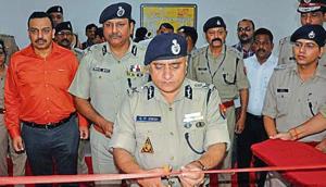 DGP OP Singh inaugurating the state’s first cyber forensic laboratory and training centre at UP-100 headquarters.(HT Photo) DGP OP Singh inaugurating the state’s first cyber forensic laboratory and training centre at UP-100 headquarters.(HT Photo)