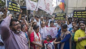 Protest against the senior doctors of Nair Hospital for suicide of Dr Payal Tadvi who was harassed by her senior doctor outside Nair Hospital,Bombay Central in Mumbai on May 27, 2019.(Pratik Chorge/HT Photo) Protest against the senior doctors of Nair Hospital for suicide of Dr Payal Tadvi who was harassed by her senior doctor outside Nair Hospital,Bombay Central in Mumbai on May 27, 2019.(Pratik Chorge/HT Photo)