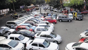 According to the latest available data, there were 248 private vehicles for every 1,000 people in Mumbai in 2017. This number could be more now.(HT Photo) According to the latest available data, there were 248 private vehicles for every 1,000 people in Mumbai in 2017. This number could be more now.(HT Photo)