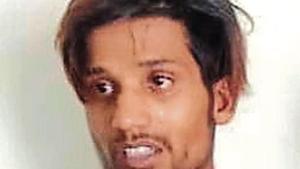 Shahrukh, who is involved in 27 criminal cases such as robbery, theft and auto lifting, was arrested from near Kashmere Gate.(HTPhotos) Shahrukh, who is involved in 27 criminal cases such as robbery, theft and auto lifting, was arrested from near Kashmere Gate.(HTPhotos)