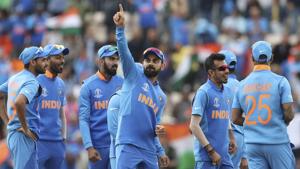 India's captain Virat Kohli, center, dances to celebrate the dismissal of South Africa's Quinton de Kock.(AP) India's captain Virat Kohli, center, dances to celebrate the dismissal of South Africa's Quinton de Kock.(AP)