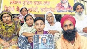 The family of Jaspal Singh has been protesting in Faridkot. Jaspal allegedly committed suicide in custody though his body has not been recovered.(Bharat Bhushan / HT) The family of Jaspal Singh has been protesting in Faridkot. Jaspal allegedly committed suicide in custody though his body has not been recovered.(Bharat Bhushan / HT)