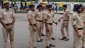 The DCP said that the crime branch and the UP’s STF had laid a trap in Baghpat at 10.20 pm on Friday after receiving a tip-off that two suspects would visit Baghpat.(HTPhotos) The DCP said that the crime branch and the UP’s STF had laid a trap in Baghpat at 10.20 pm on Friday after receiving a tip-off that two suspects would visit Baghpat.(HTPhotos)