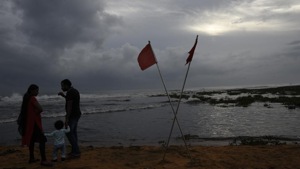 “Associated cyclonic circulation has extended up to midtropospheric levels and it is very likely to concentrate into a depression during next 48 hours over the southeast and adjoining east central Arabian Sea,” it added.(HT Photo) “Associated cyclonic circulation has extended up to midtropospheric levels and it is very likely to concentrate into a depression during next 48 hours over the southeast and adjoining east central Arabian Sea,” it added.(HT Photo)