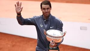 Spain's Rafael Nadal celebrates with the trophy after his final match against Austria's Dominic Thiem.(REUTERS) Spain's Rafael Nadal celebrates with the trophy after his final match against Austria's Dominic Thiem.(REUTERS)