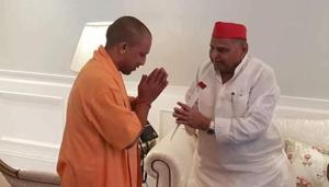 Uttar Pradesh chief minister Yogi Adityanath called on Samajwadi Party patriarch Mulayam Singh Yadav on Monday to inquire after his health.(HT Photo) Uttar Pradesh chief minister Yogi Adityanath called on Samajwadi Party patriarch Mulayam Singh Yadav on Monday to inquire after his health.(HT Photo)